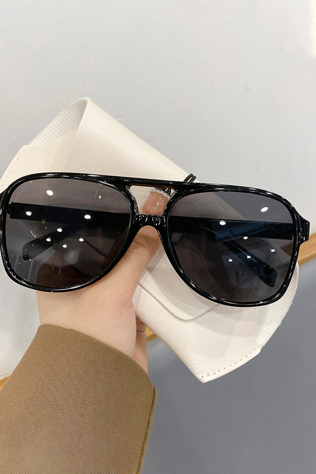 Oval Full Frame Sunglasses
