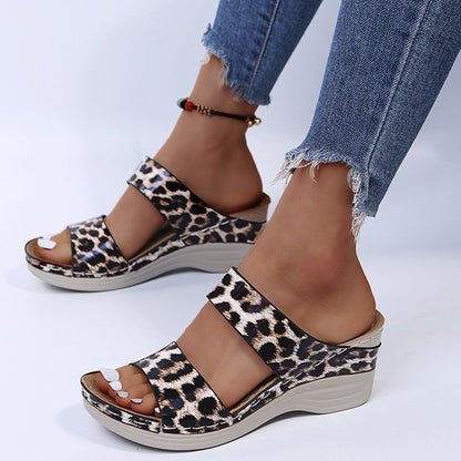 👍Last Day Promotion 70% OFF –2025 🌹New Leopard Print Leather Wedge Soft Sole Sandals