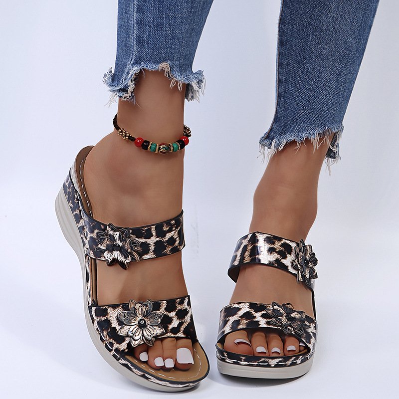 👍Last Day Promotion 70% OFF –2025 🌹New Leopard Print Leather Wedge Soft Sole Sandals